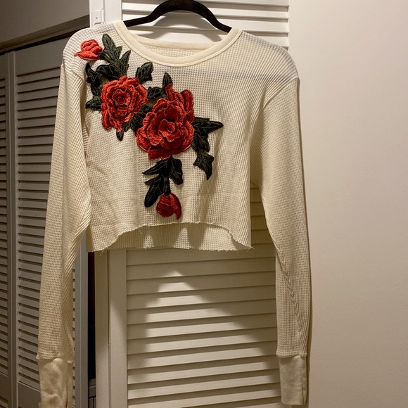 LF- Furst Of A Kind: Women's Long Sleeve Knit Crop Tee Ivory Rose - Picture 7 of 8